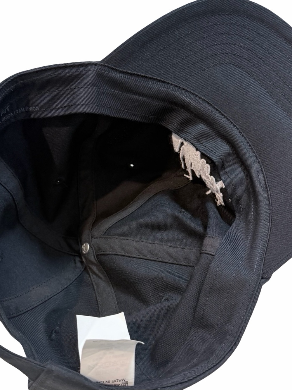 3/$15 EUC Under Armour Women's Black Adjustable Hat - Picture 5 of 7